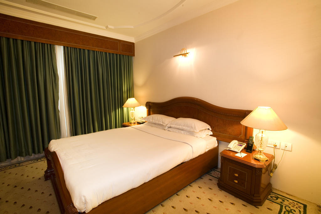 Hotel Benzz Park Čennai Pokoj fotografie